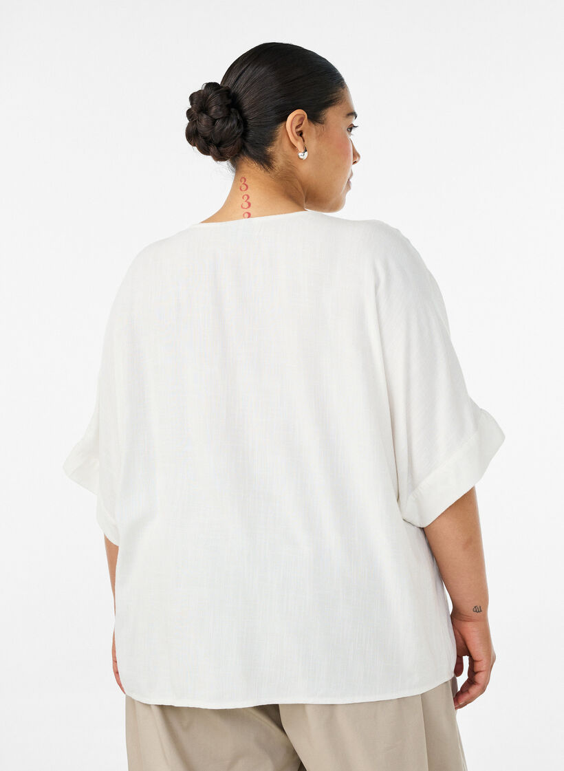 Viscose blouse with crochet trim and buttons, Vanilla, Model image number 2