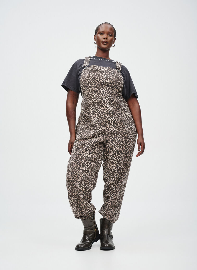 Leopard denim dungarees, , Model