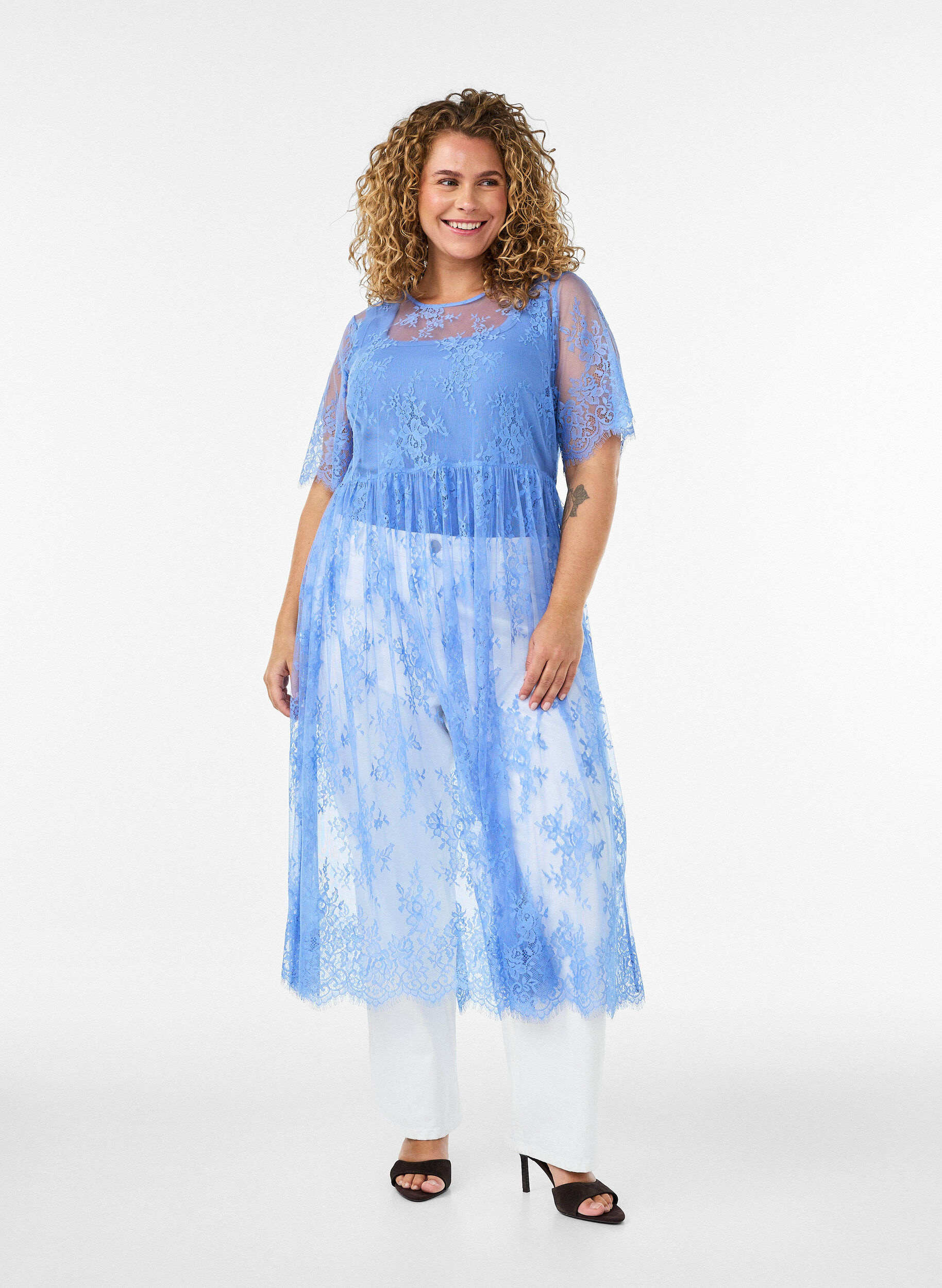 Sheer lace midi dress with short sleeves
