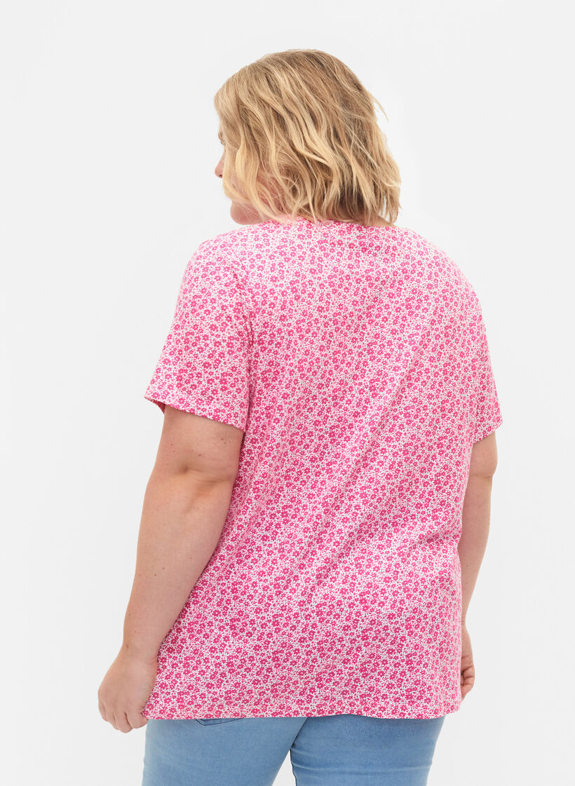 Floral cotton t-shirt with v-neck - Pink - Sz. 42-60 - Zizzifashion | T-Shirts