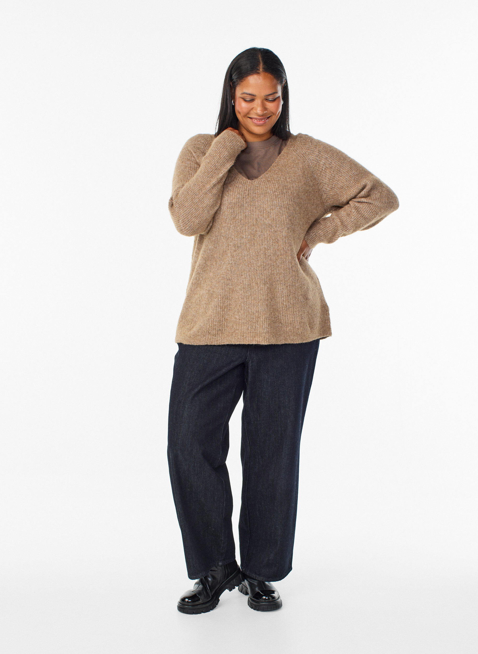 Zizzifashion Knitted blouse with V-neck and raglan sleeves, Brown, Model image number 1