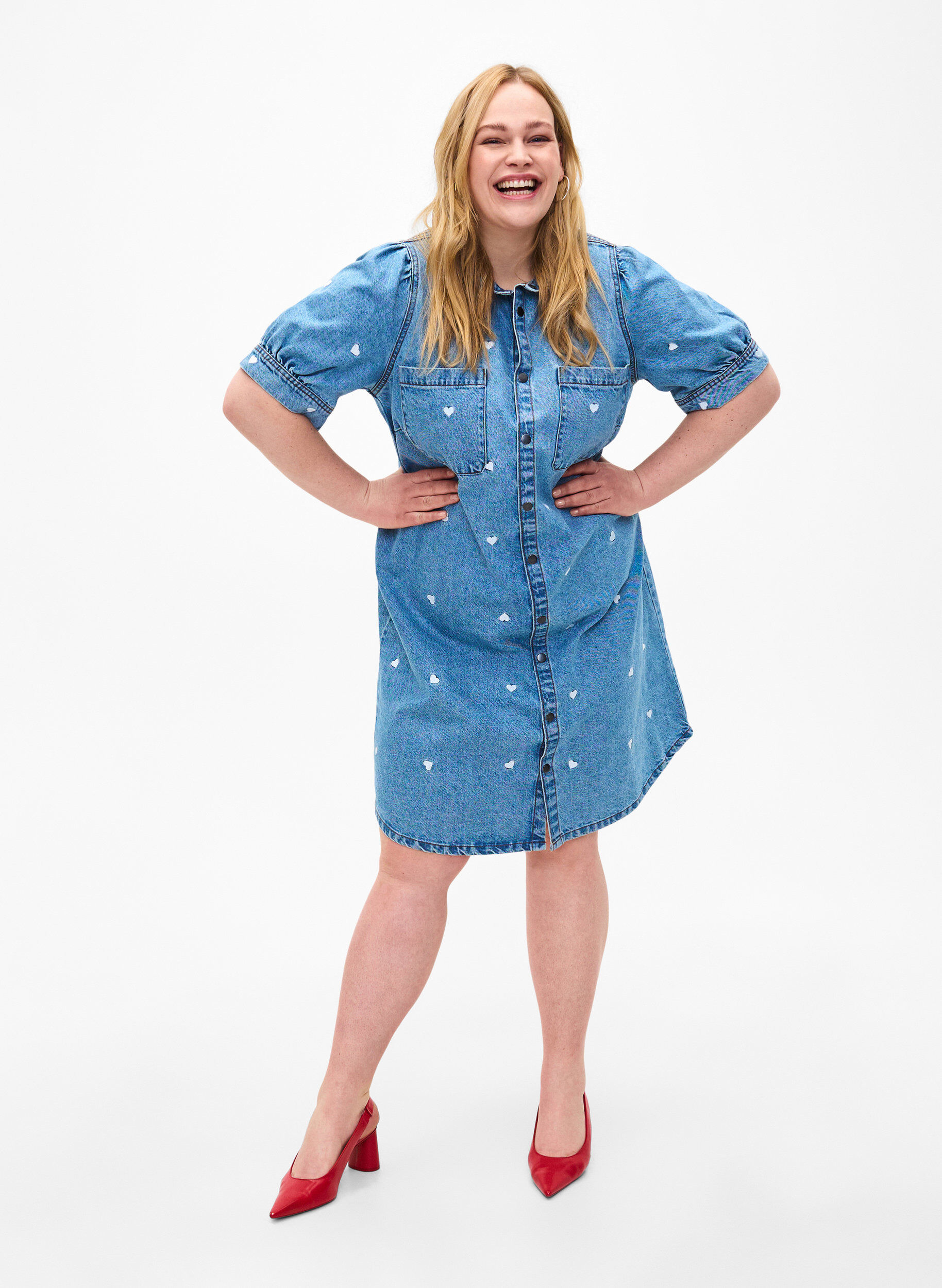 Zizzifashion Denim dress with embroidered hearts, Light blue denim, Model image number 2