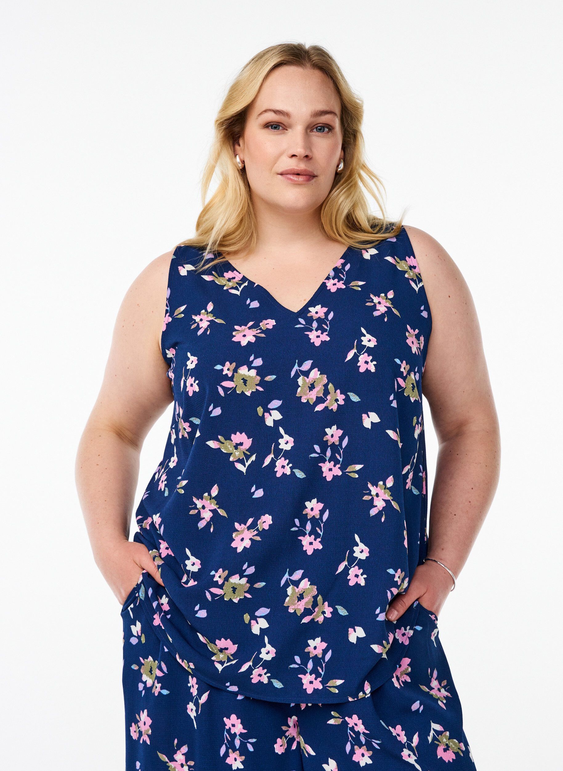 ZizzifashionPrinted top with v-neck, Blue, Model image number 0