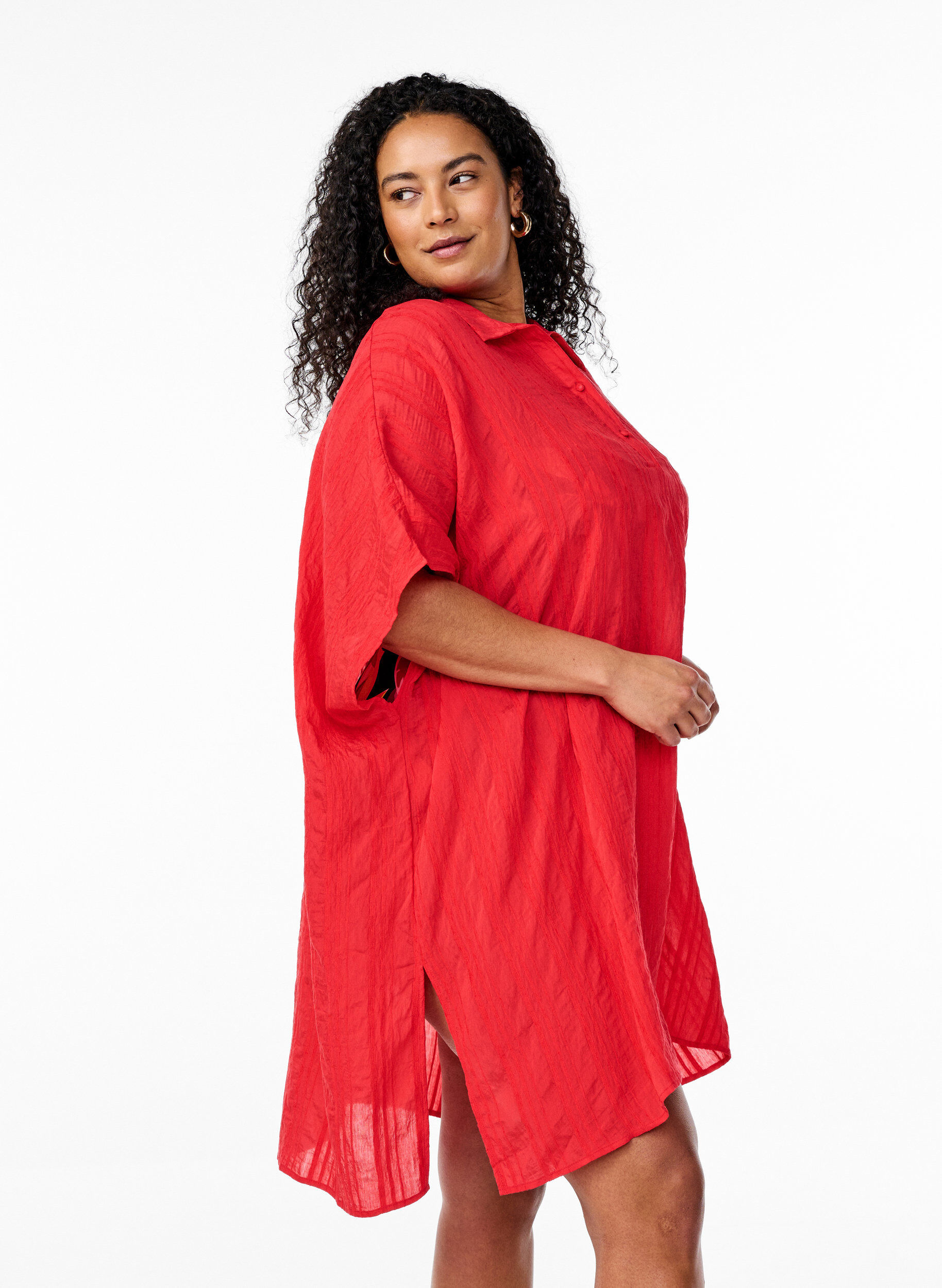Beach kaftan with collar and button closure, Red, Model