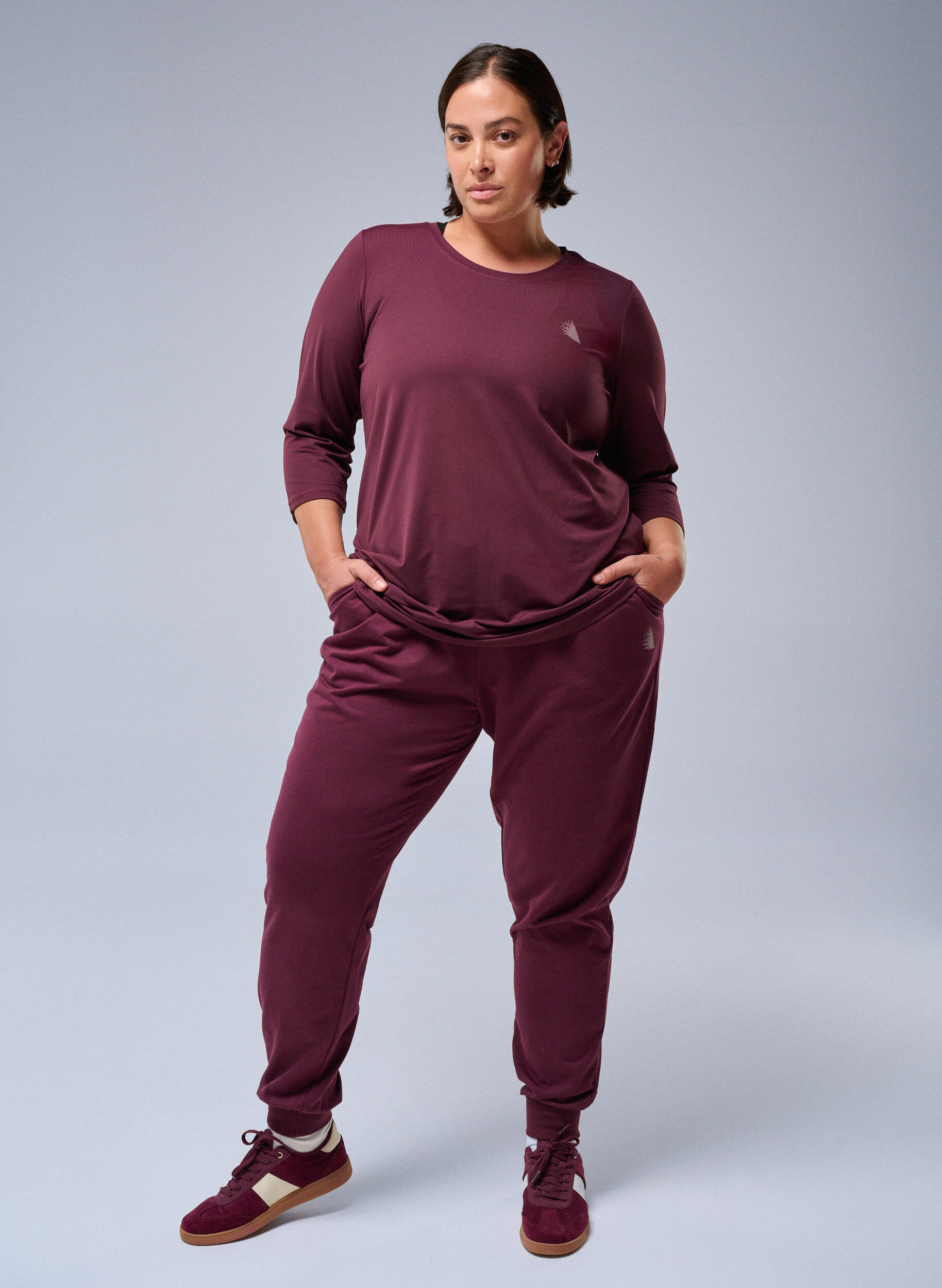 Loose tracksuit trousers with pockets