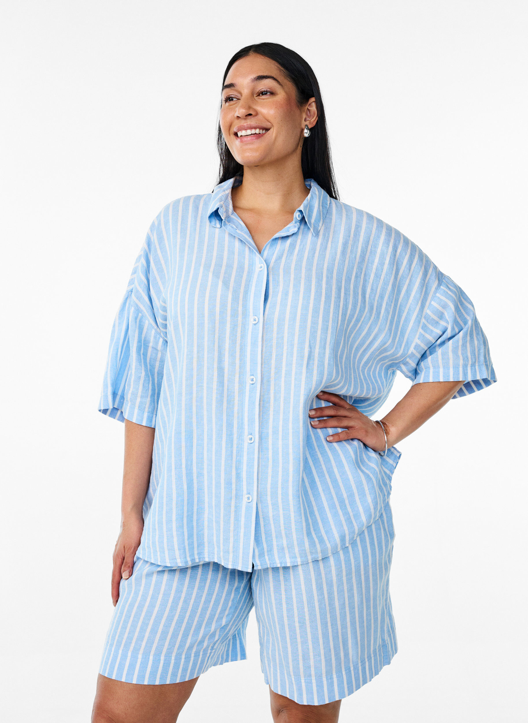 Striped shirt in linen and viscose, Light Blue, Model