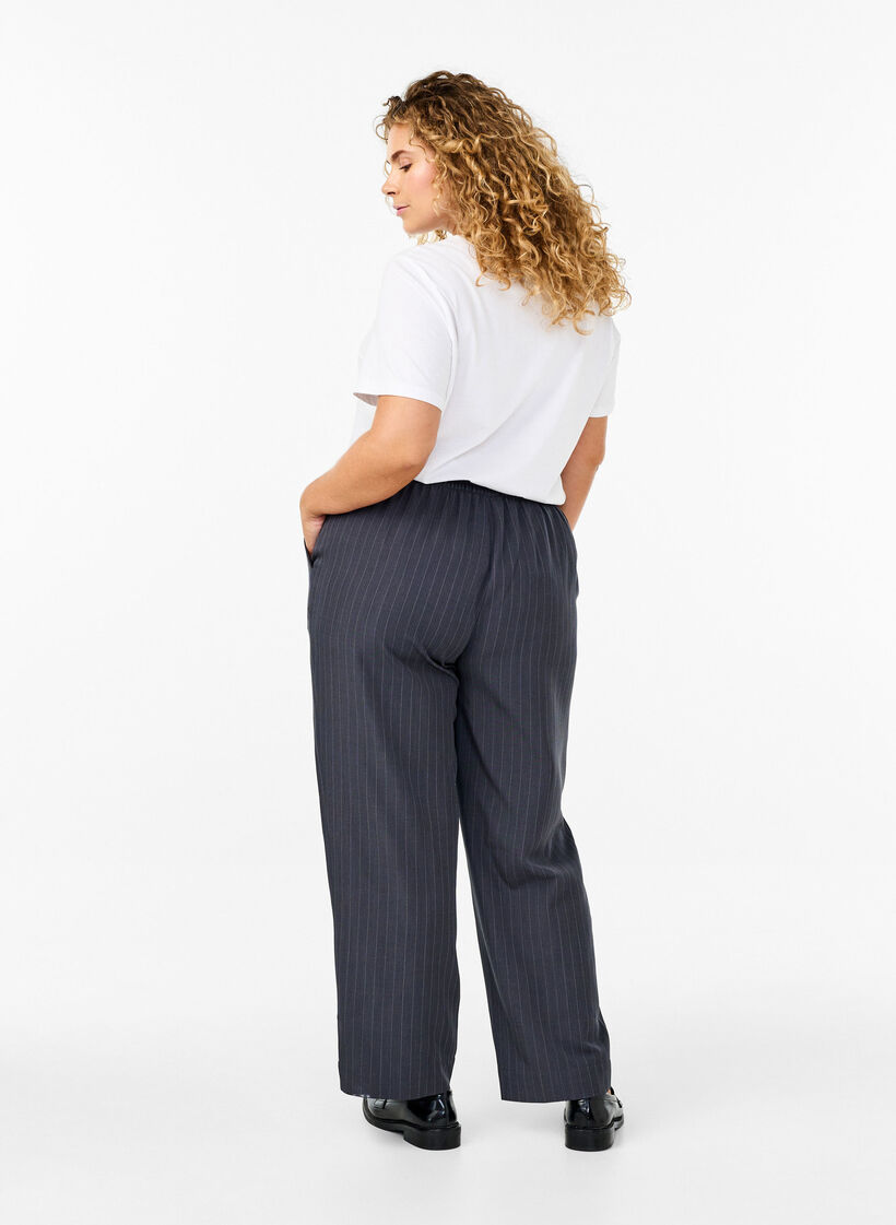 FLASH - Loose trousers with pockets, Dark Grey Mel Stripe, Model image number 1