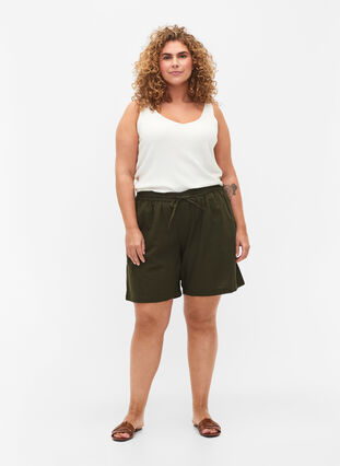 Loose shorts in a cotton blend with linen, Forest Night, Model image number 3