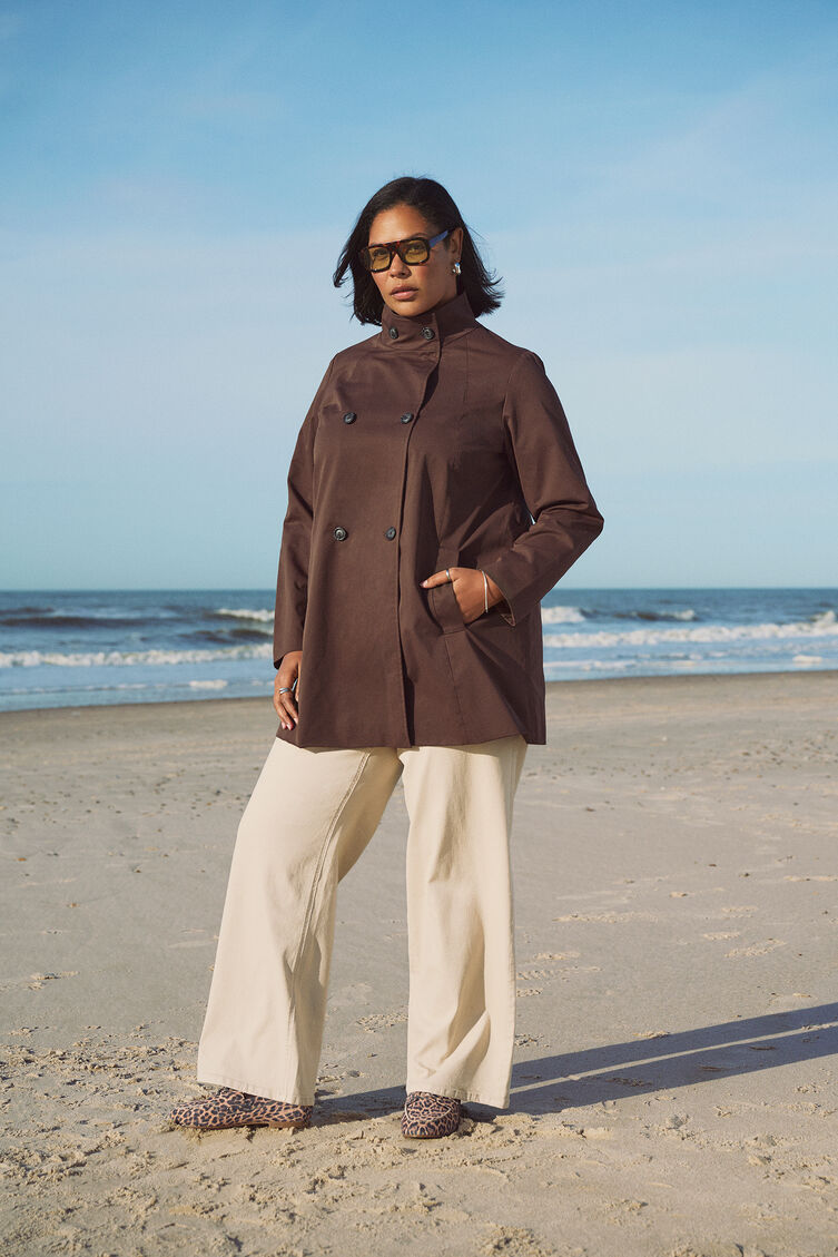 Water-repellent spring jacket in brown, , Model