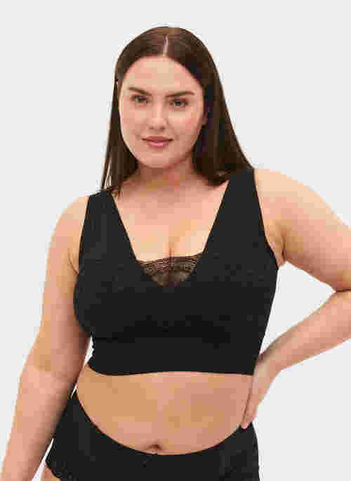 Seamless bra with lace detail
