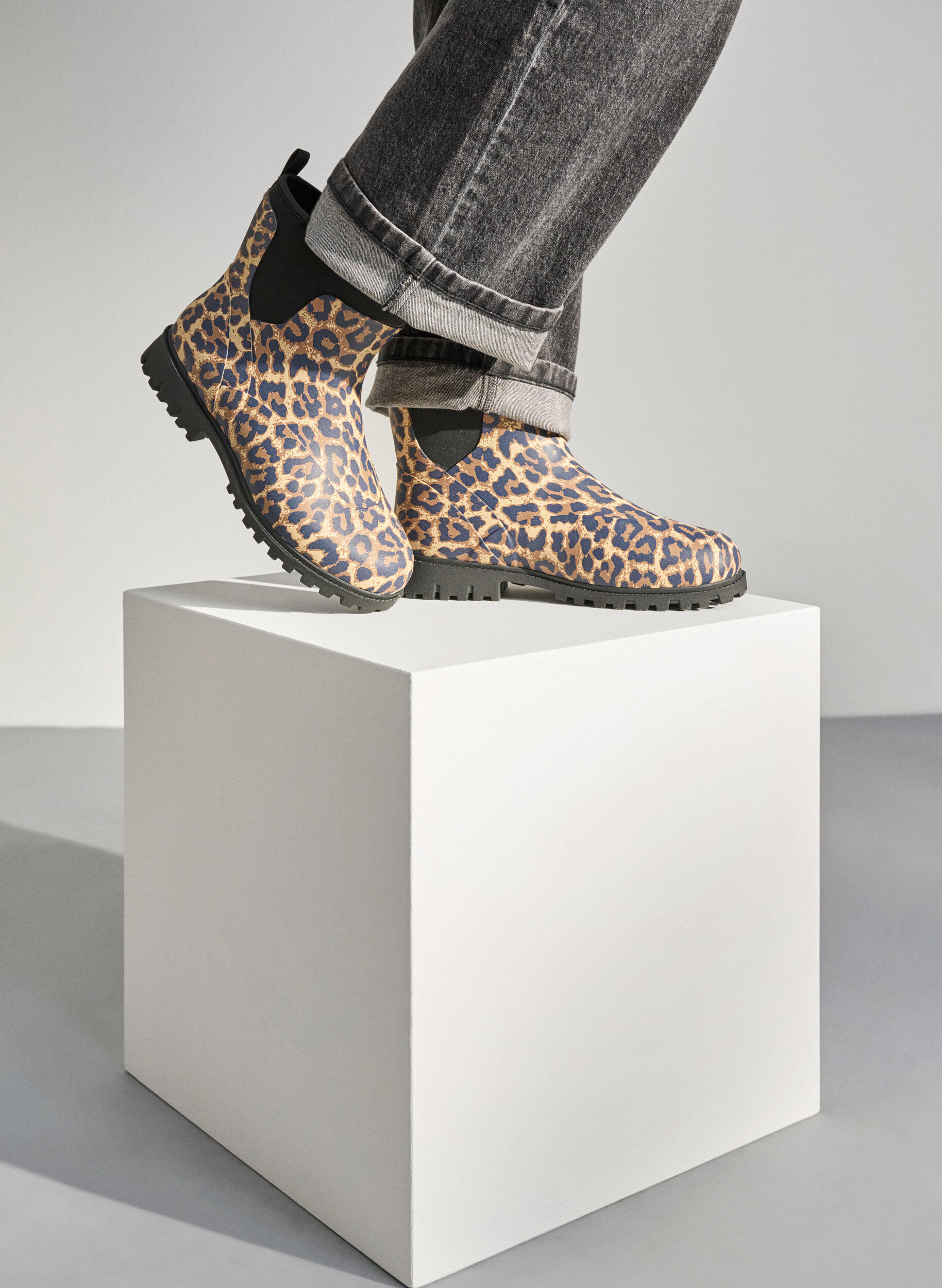 Zizzifashion Wide fit - Short wellies with elastic neoprene shaft, Leopard AOP, Image image number 0
