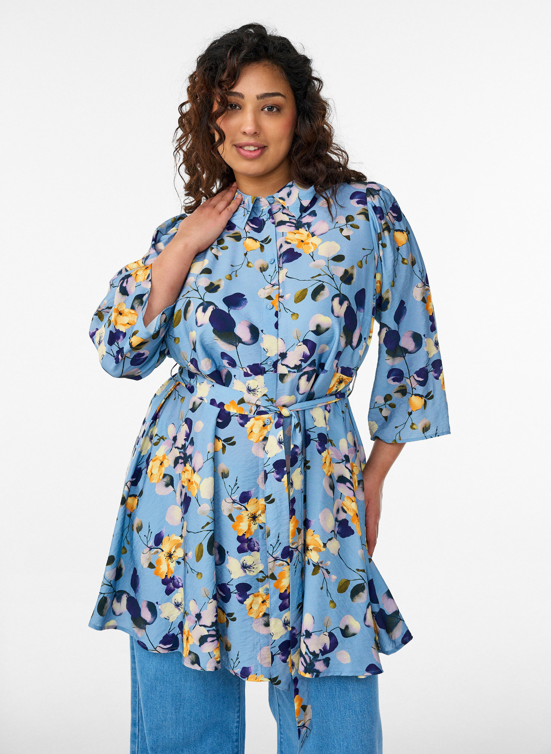 Patterned tunic with a tie-belt and 3/4 sleeves, Light Blue, Model