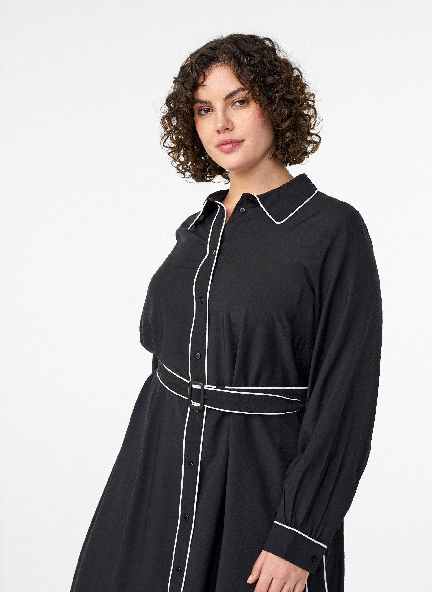 Zizzifashion Midi shirt dress with contrast edges, Black, Model image number 2