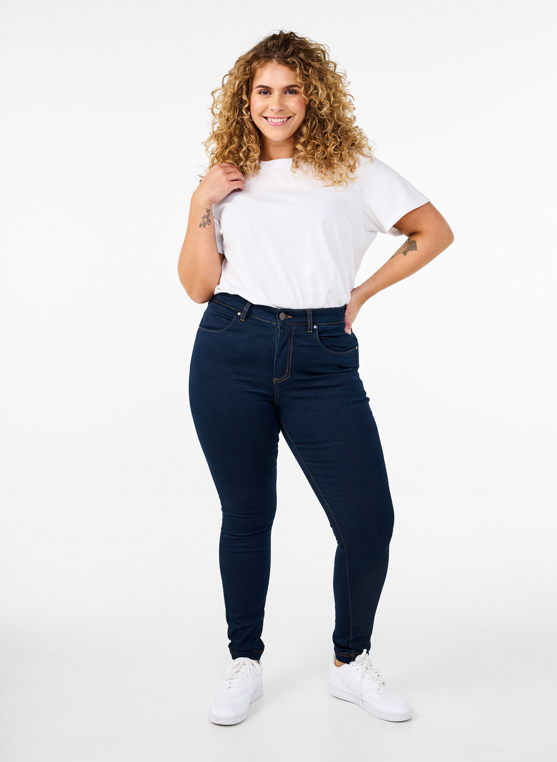 Super slim Amy jeans with high waist, Unwashed, Model