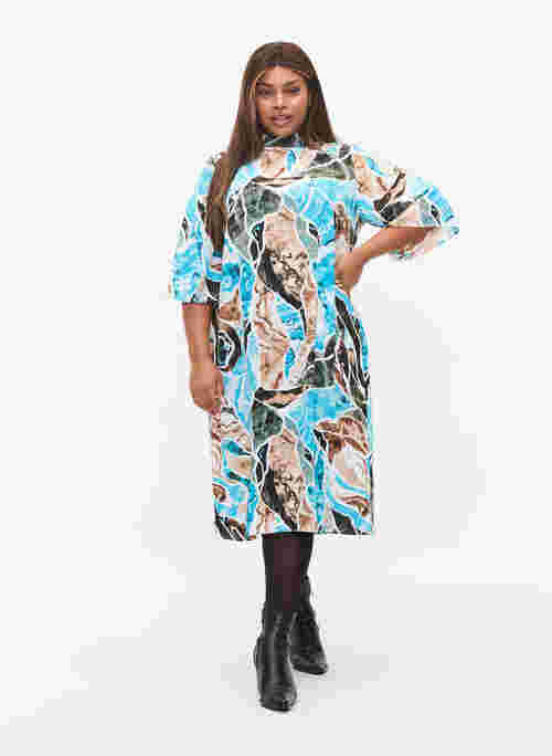 Printed midi dress with high neckline and 3/4 sleeves