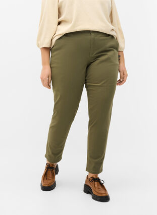 Chinos in cotton with pockets, Army, Model image number 2