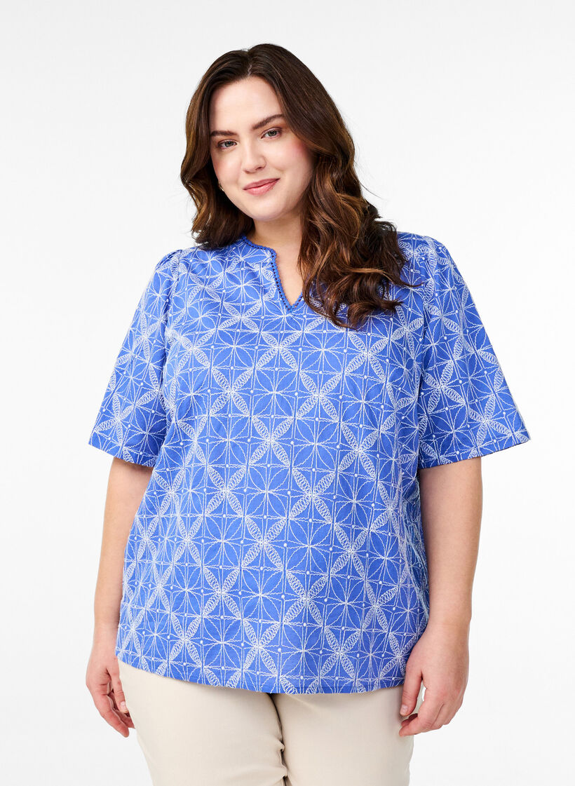 Blouse with short sleeves and embroidered pattern, Blue, Model image number 0