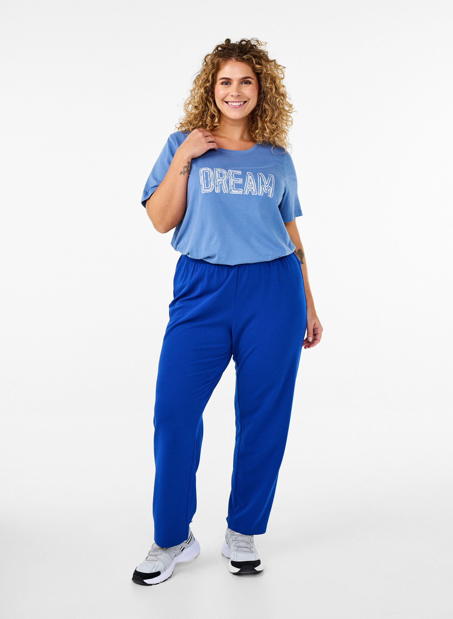 Straight fit trousers, Blue, Model