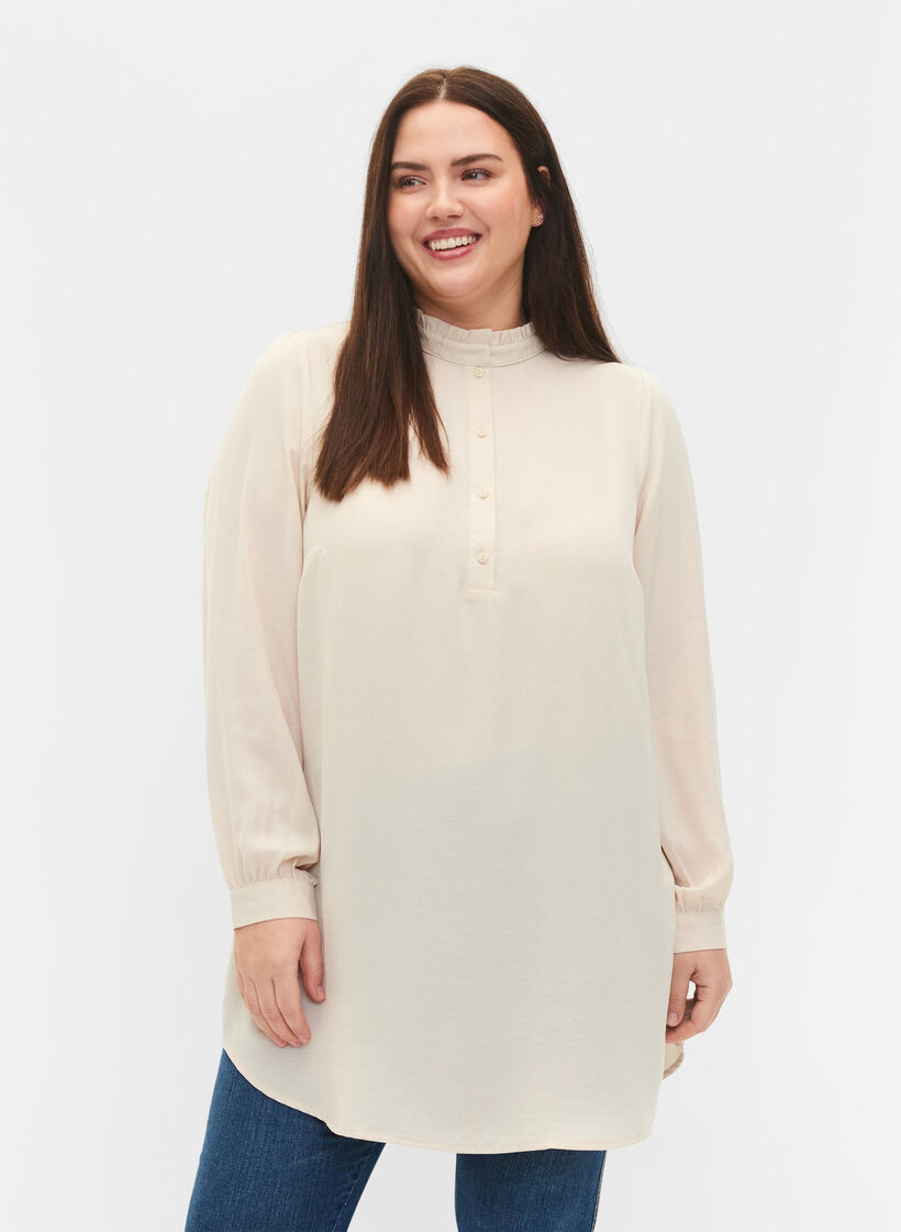Long-sleeved tunica with ruffle collar, Warm Off-white, Model