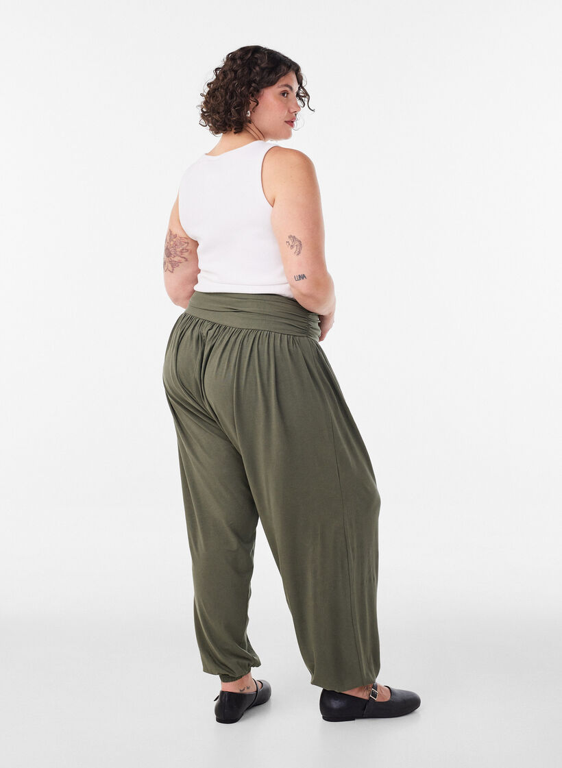 Loose-fitting harem trousers, Green, Model image number 2