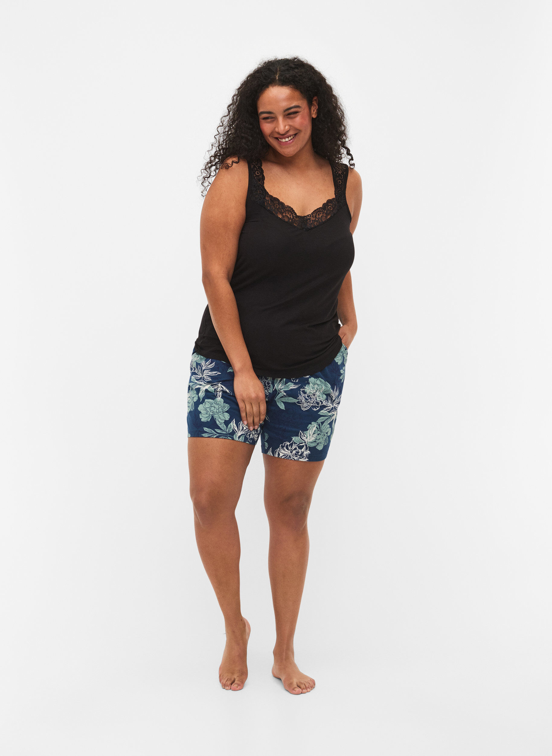 Zizzifashion Viscose top with lace edge, Black, Model image number 1