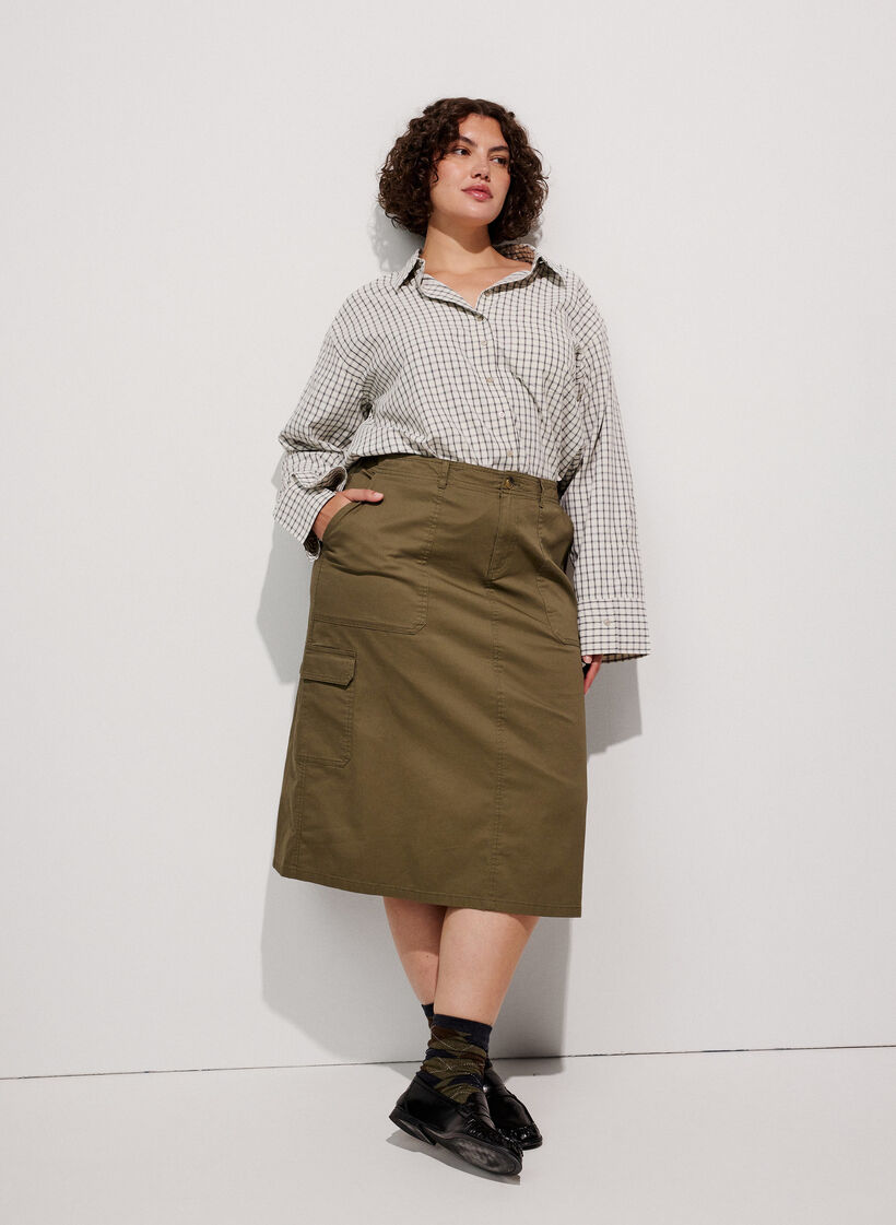 Cotton cargo skirt with a back slit, Green, Model image number 0
