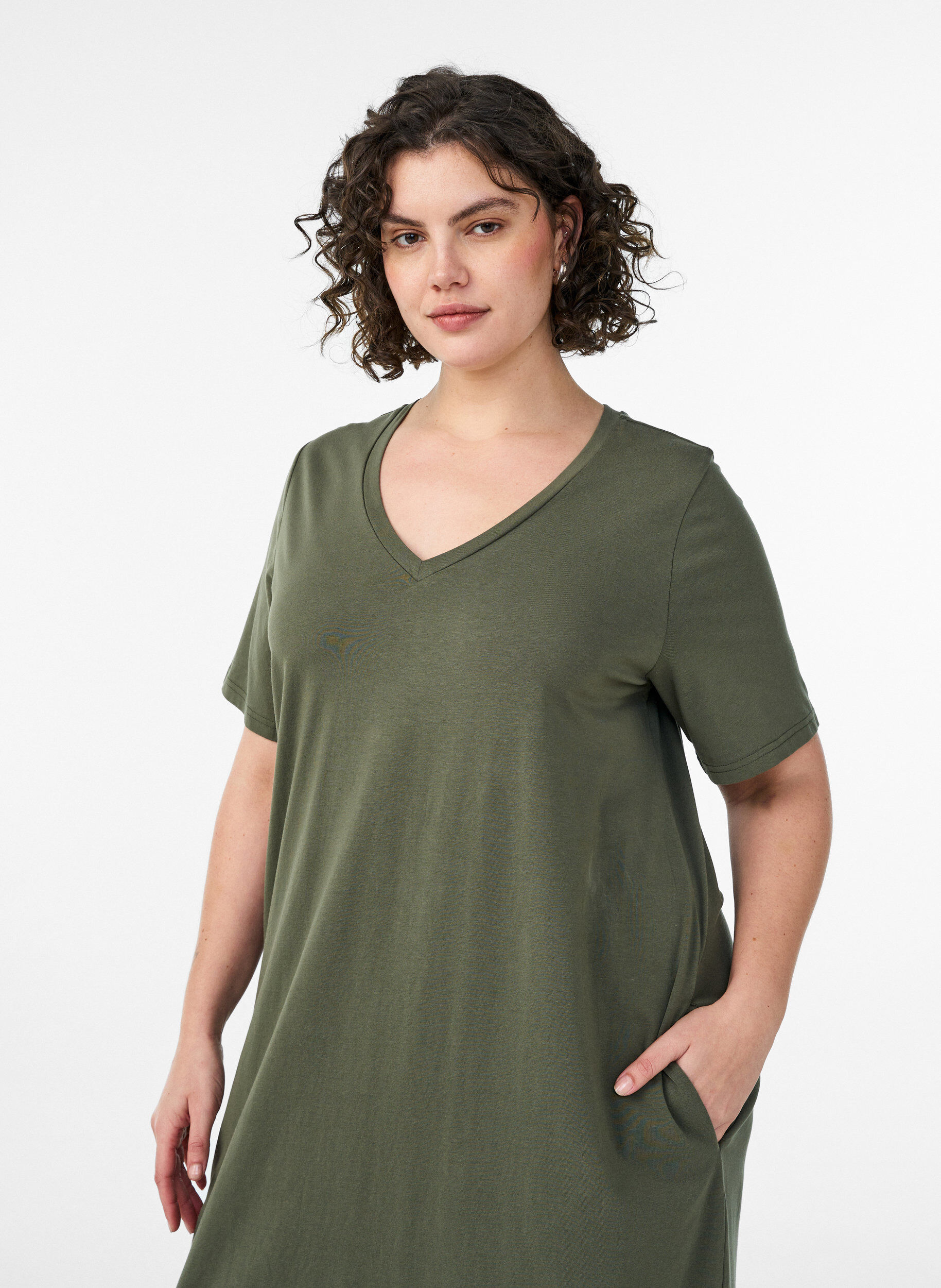 ZizzifashionMidi T-shirt dress with a V-neck, Green, Model image number 2