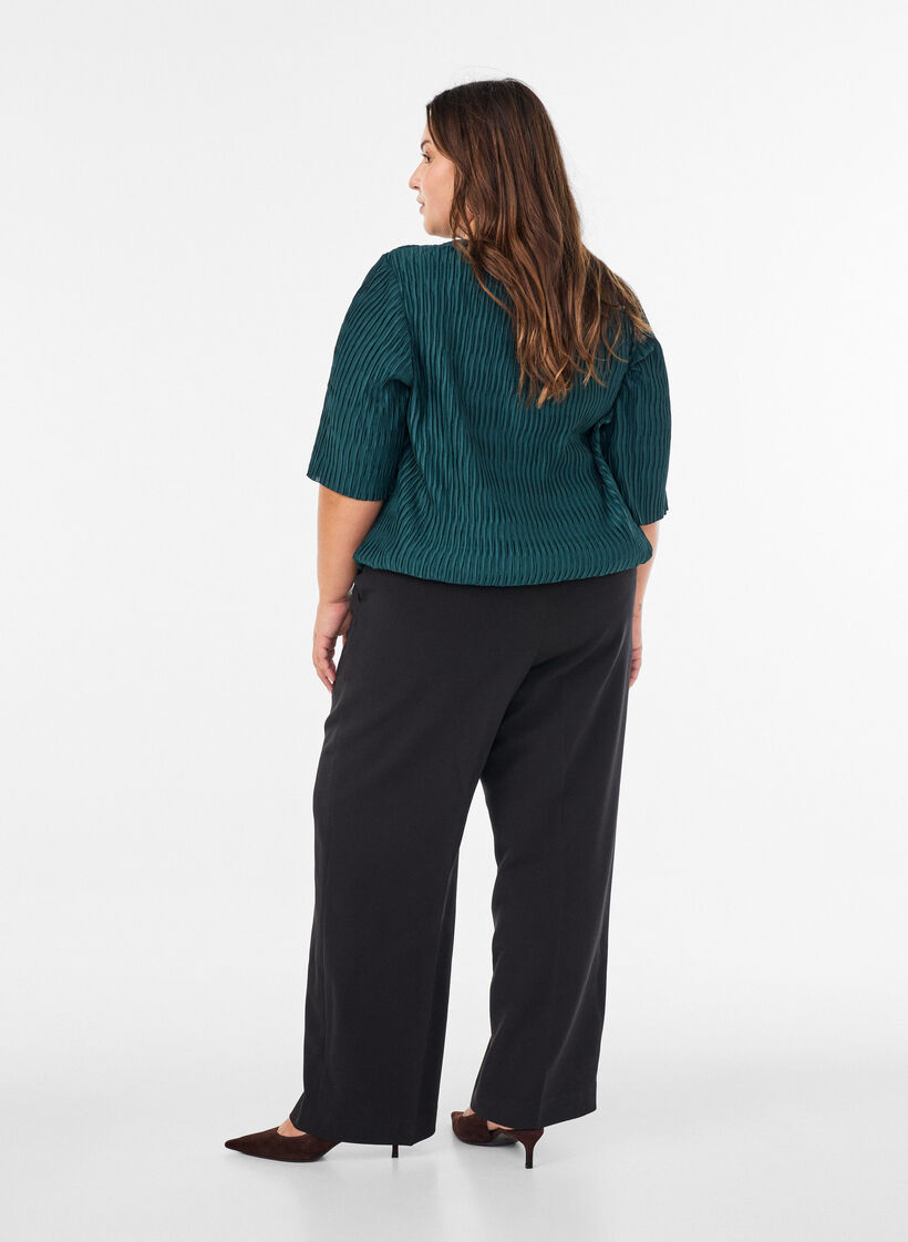 Blouse with wavy texture and balloon shape, Green, Model image number 2