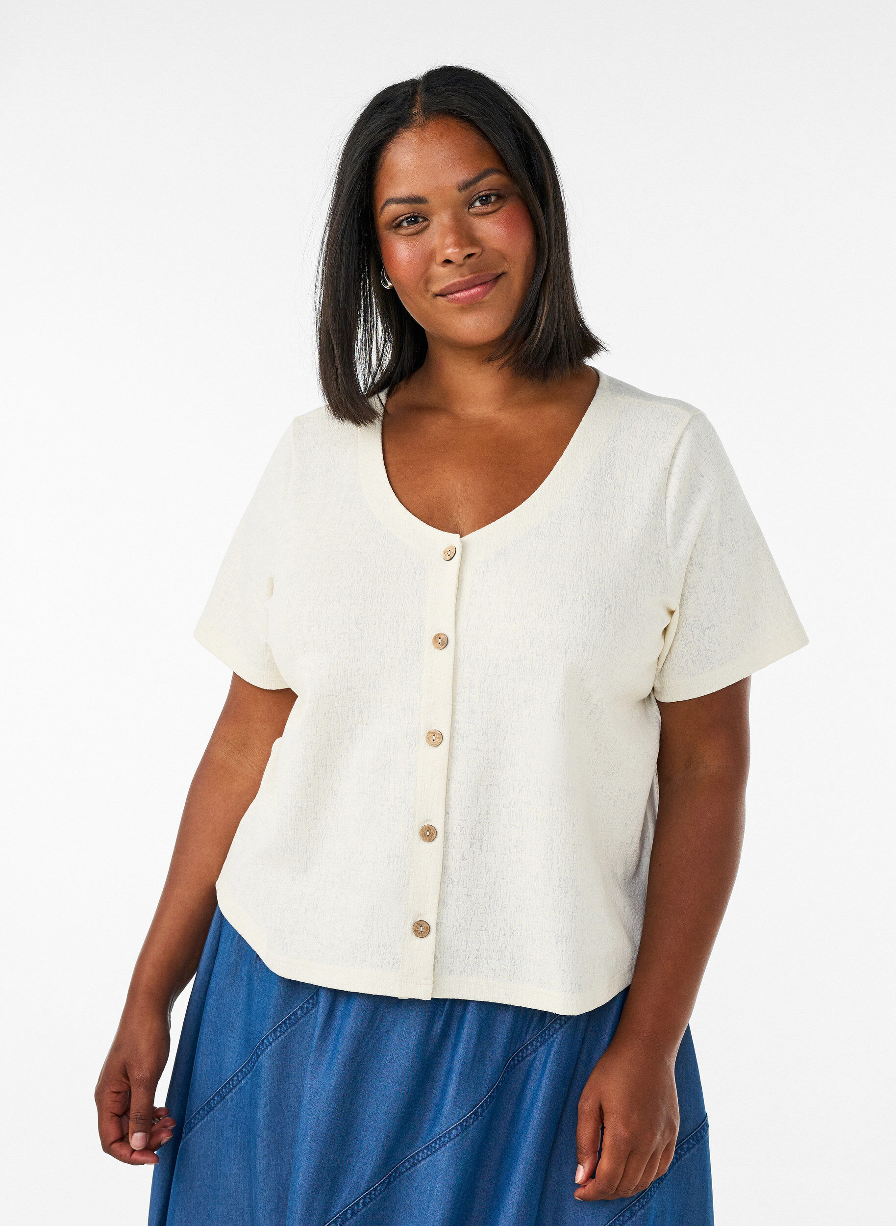 Textured cotton blouse with button fastening, Vanilla, Model