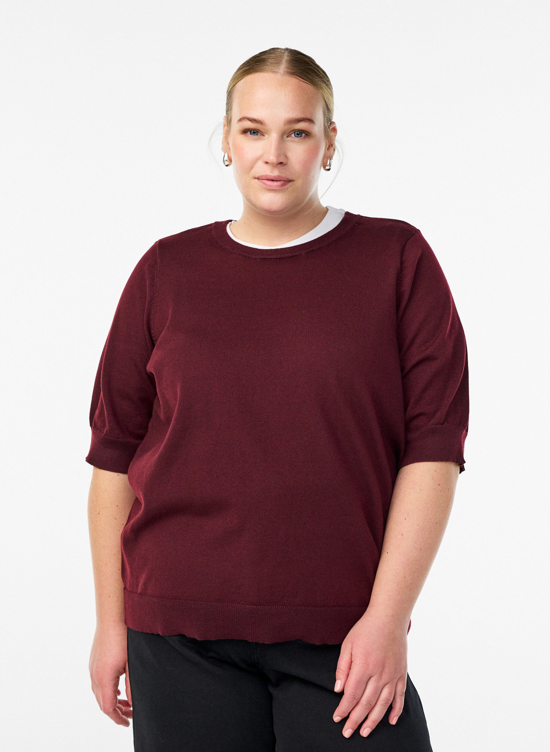 Fine-knit blouse with short sleeves, Red, Model