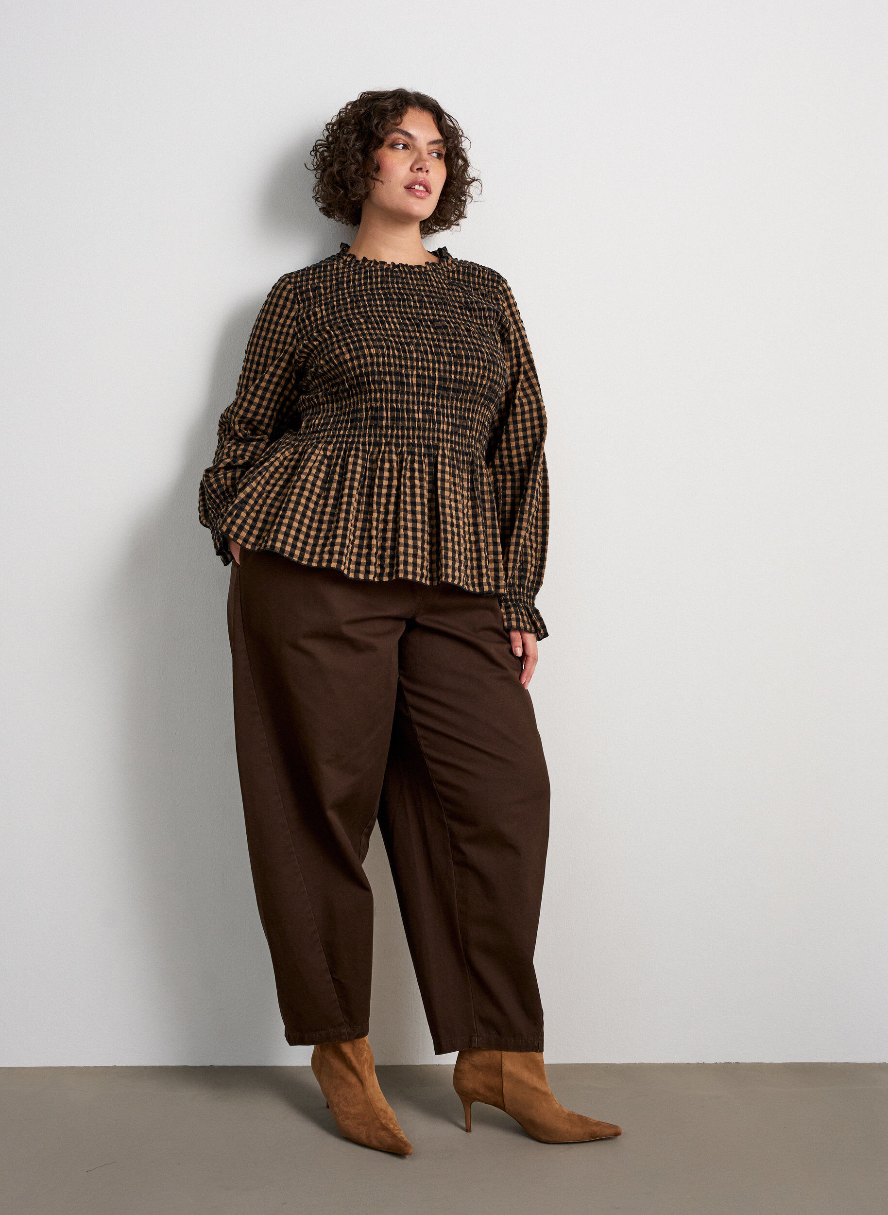 ZizzifashionChecked blouse with smocking and peplum, Brown, Model image number 1