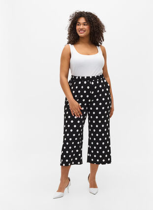 Loose trousers with 7/8 length, Black Dot, Model image number 4