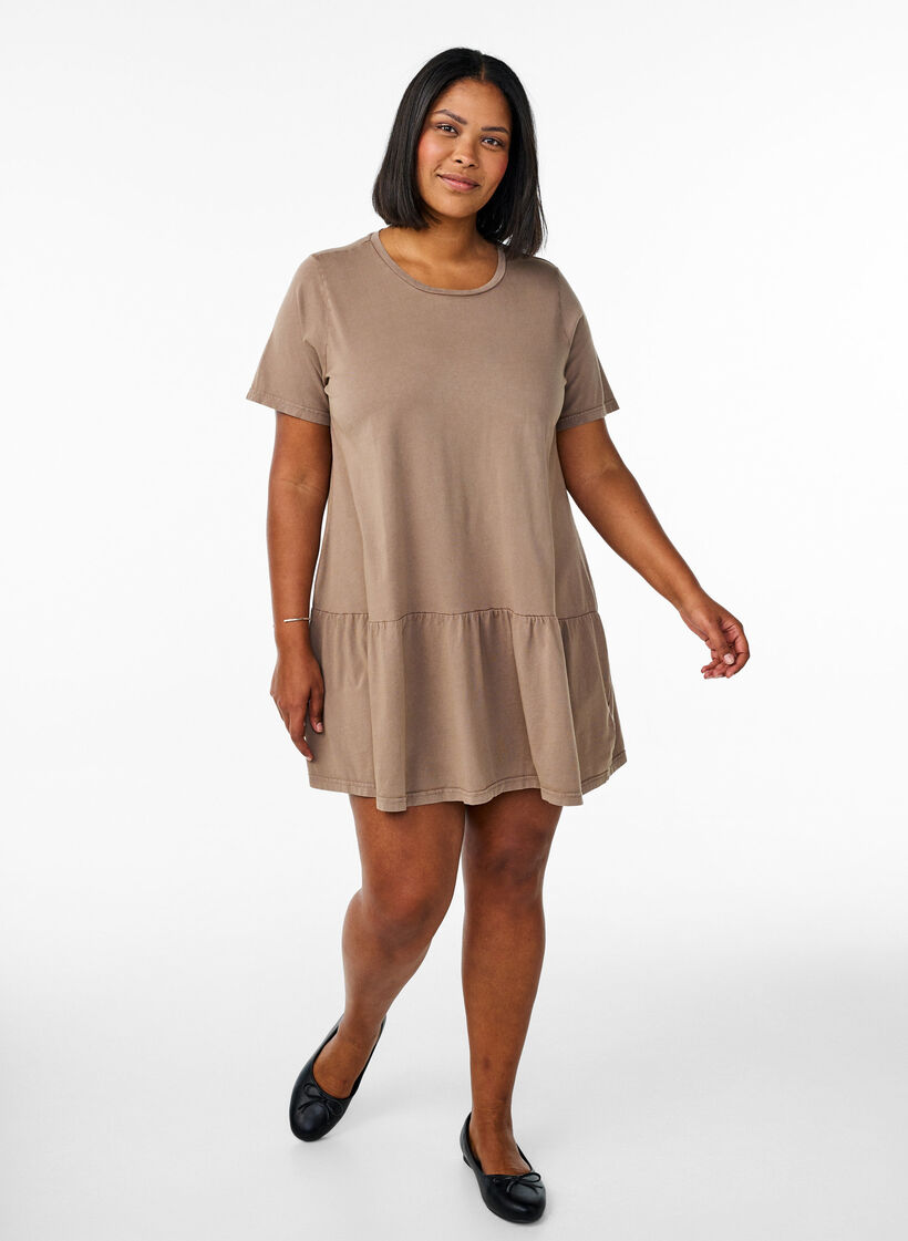 Short A-line dress with a washed look, Brown, Model image number 1