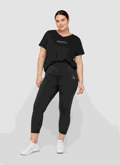Exercise capris with mesh