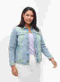Light denim jacket with chest pockets, Light blue denim, Model