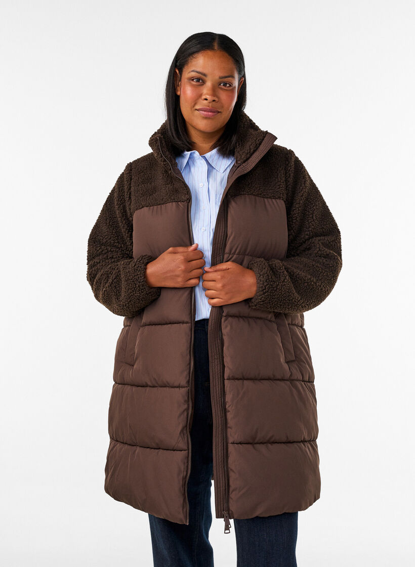 Mid-length puffer jacket with teddy fleece, Brown, Model