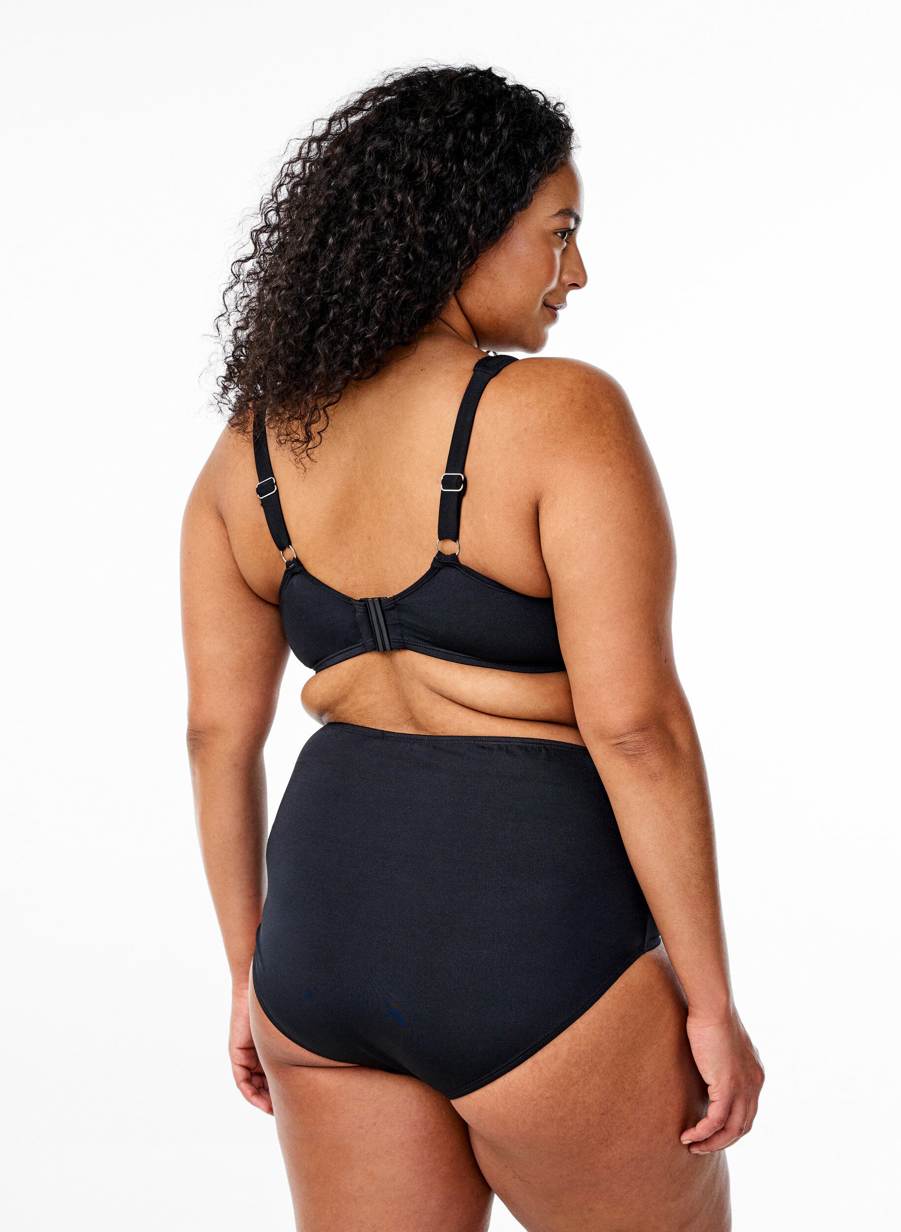 Zizzifashion Full cover bikini top with underwire, Black, Model image number 2