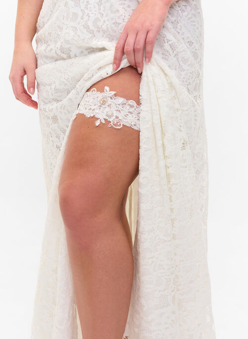 Garter with lace