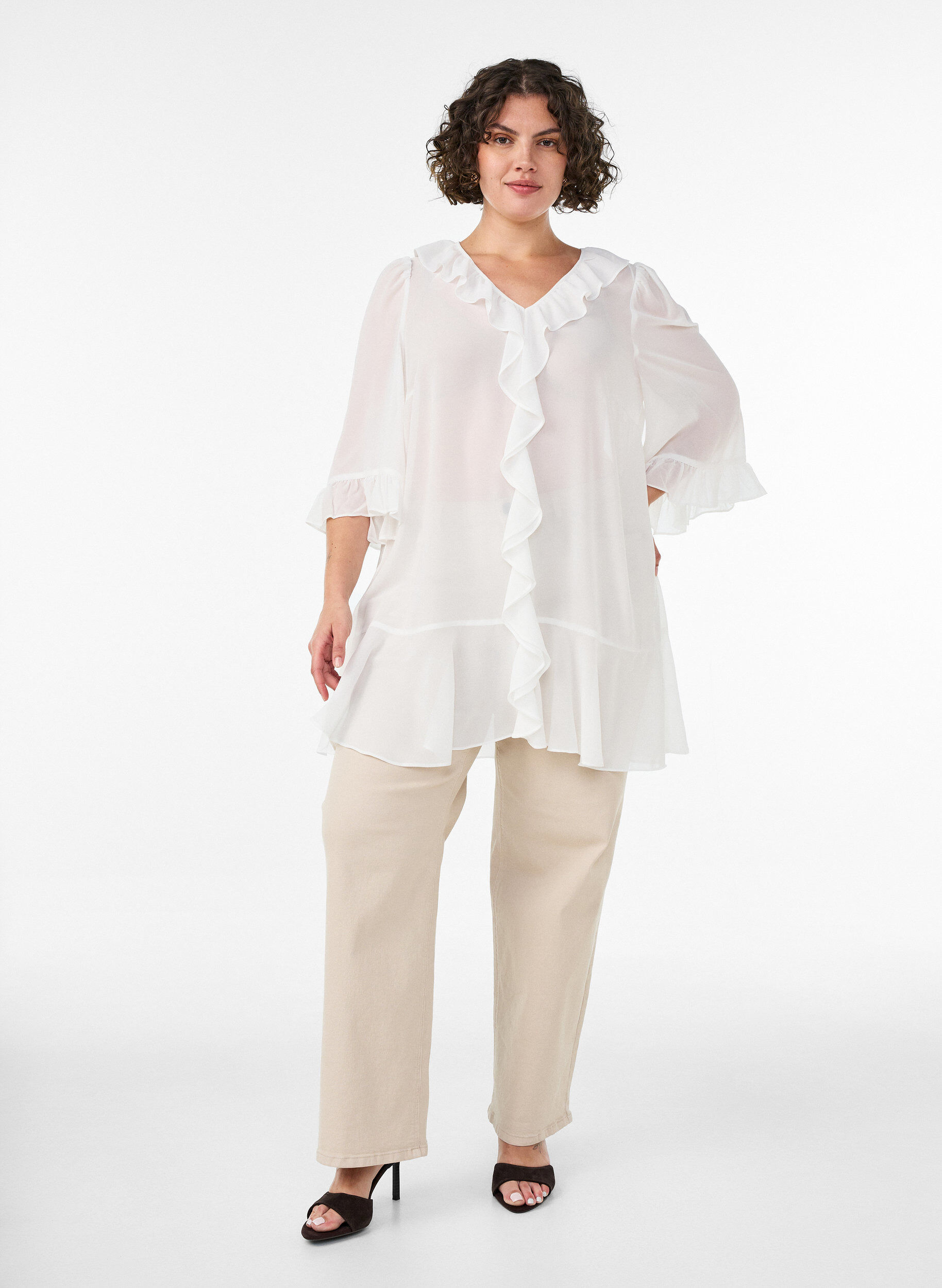 ZizzifashionTunic with ruffles and 3/4 sleeves, Vanilla, Model image number 1