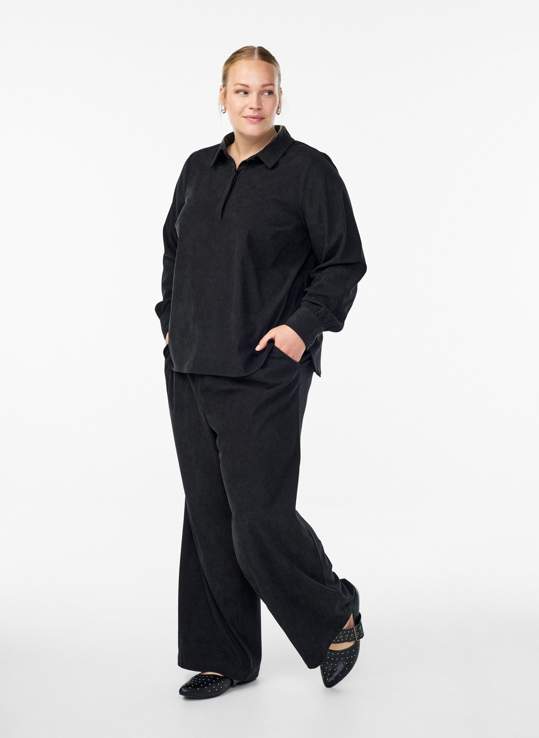 Velvet trousers with a wide leg, Black, Model
