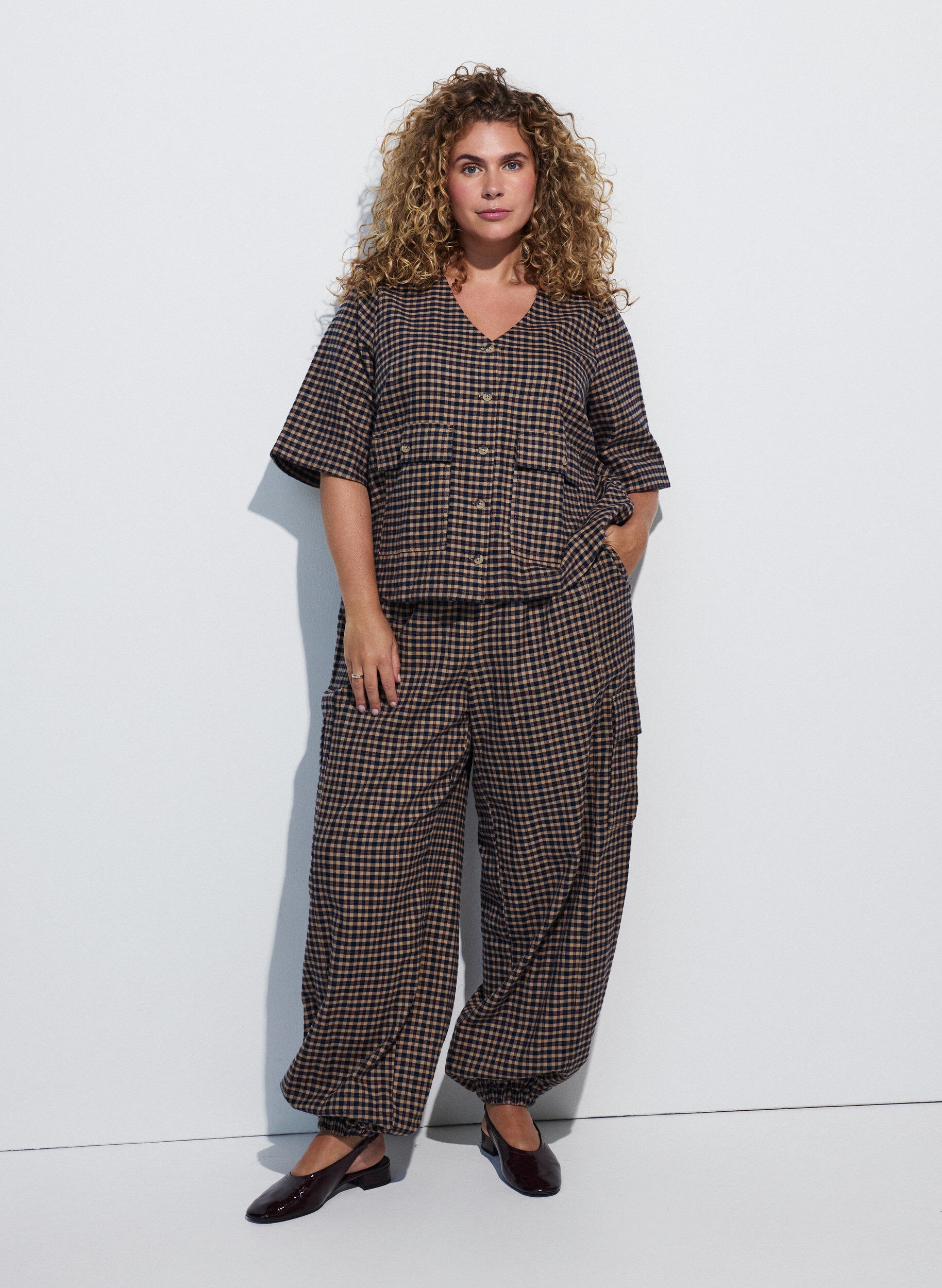 ZizzifashionChecked blouse with chest pockets, Brown, Model image number 1