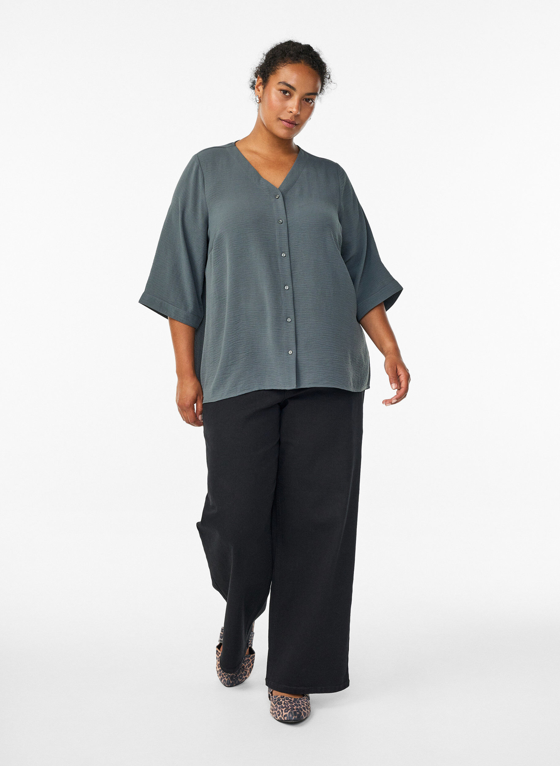 ZizzifashionShirt Blouse with V-Neck and 3/4 Sleeves, Green, Model image number 1