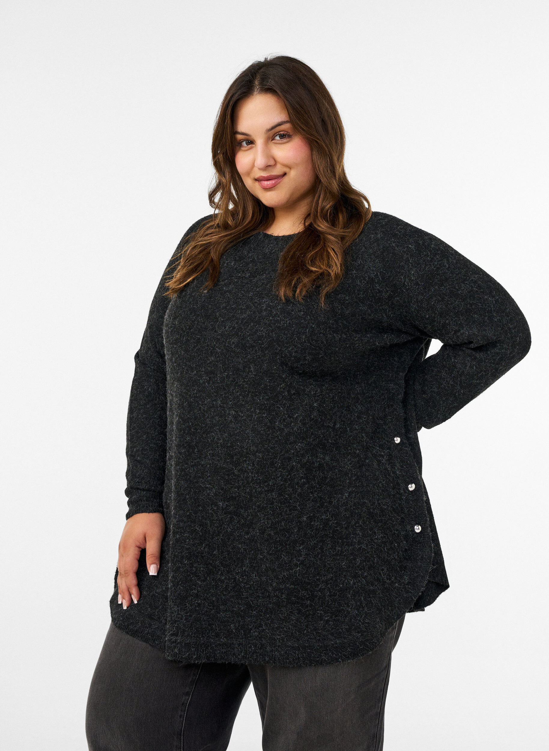 Long knitted blouse with ball buttons, Dark Grey, Model