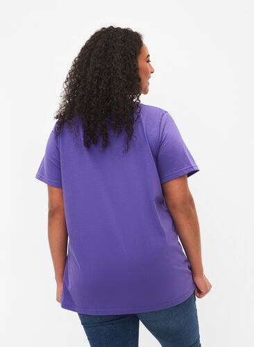 Short sleeve t-shirt with v-neckline, Ultra Violet, Model image number 1