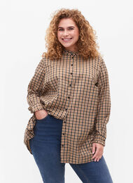 Checked shirt blouse with ruffles, Brown Check, Model