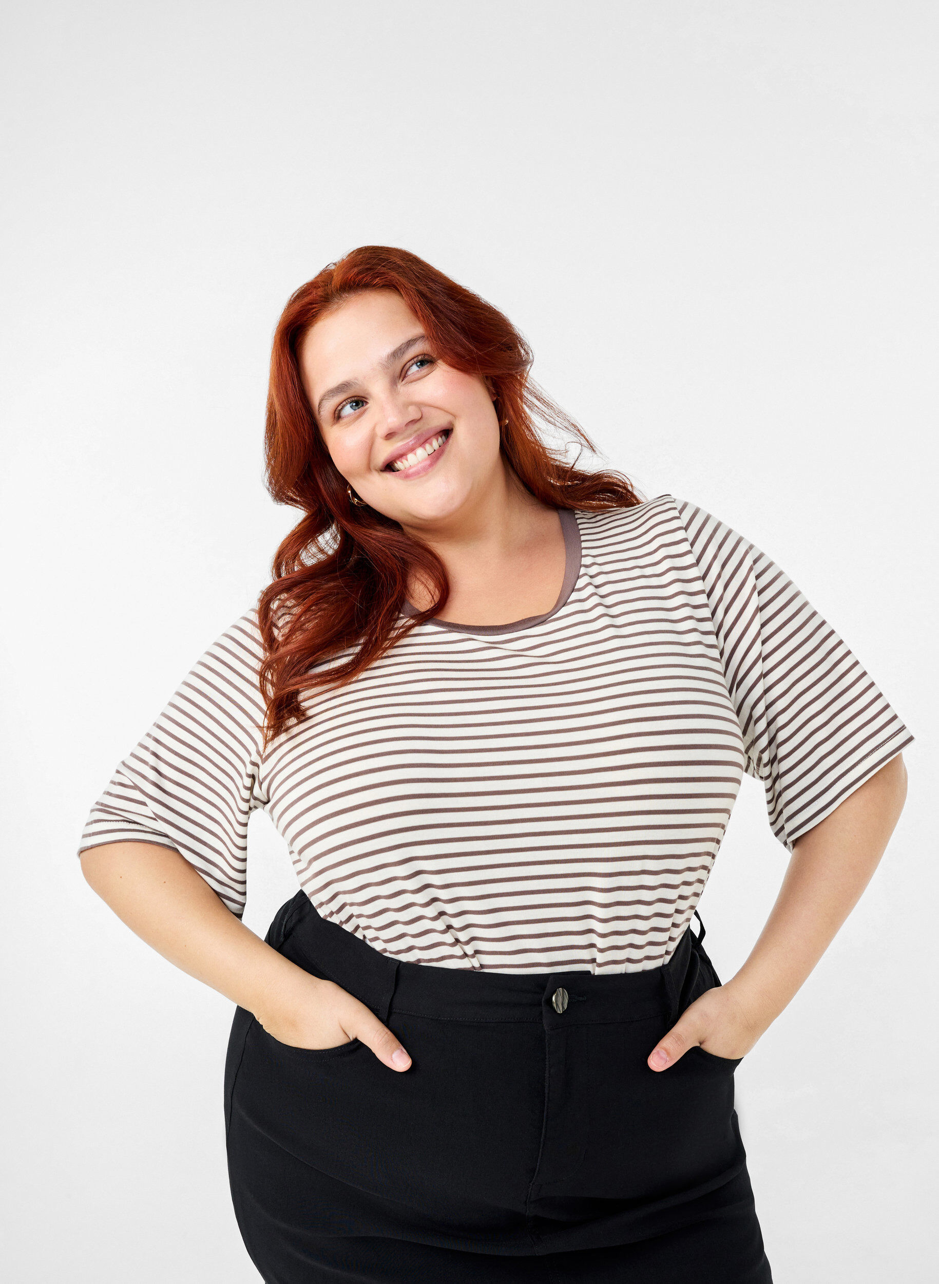 Zizzifashion Striped T-shirt in lyocell with round neck, Brown, Image image number 0