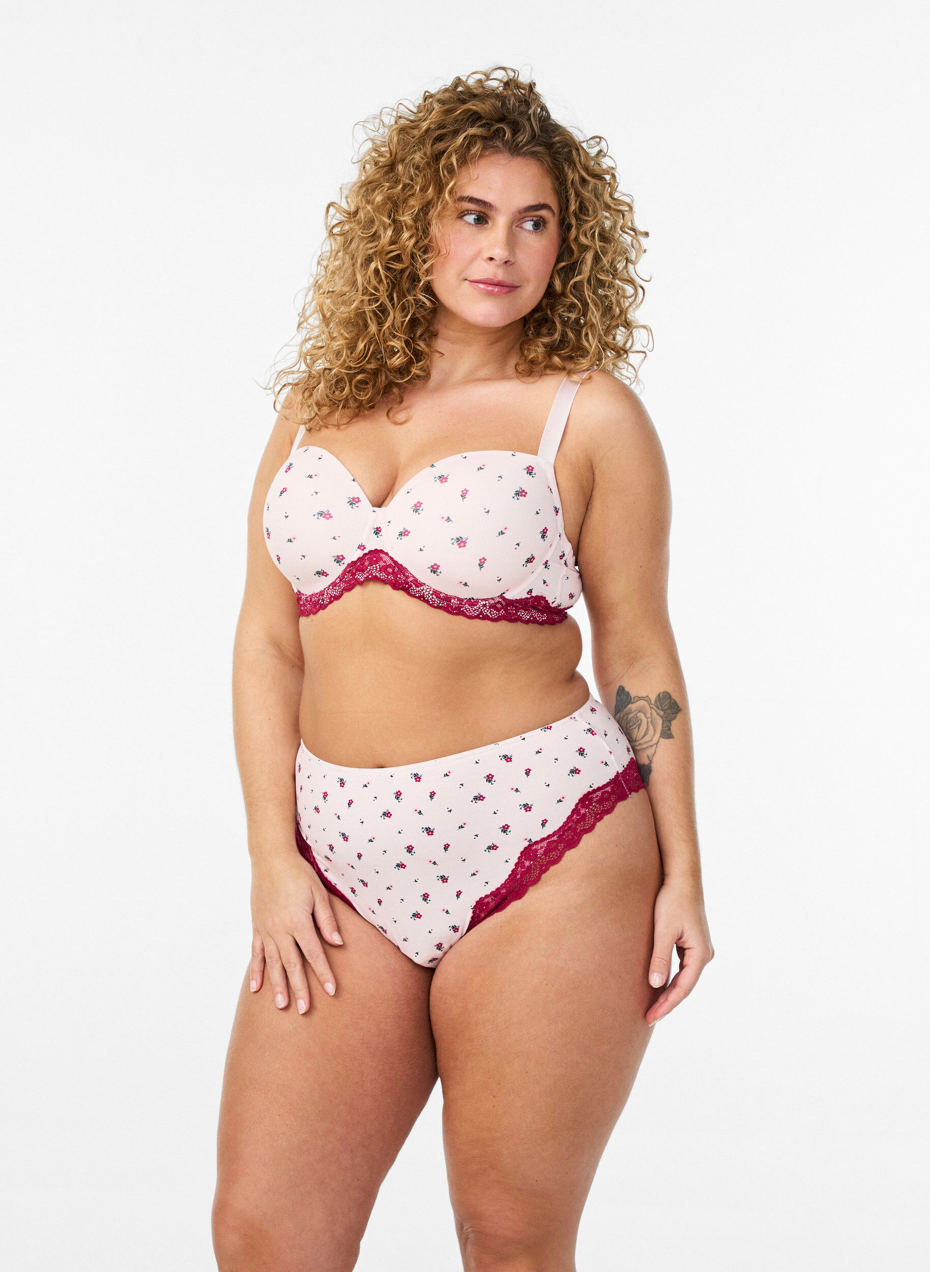 ZizzifashionBrazilian panties with floral print and lace, Rose, Model image number 1