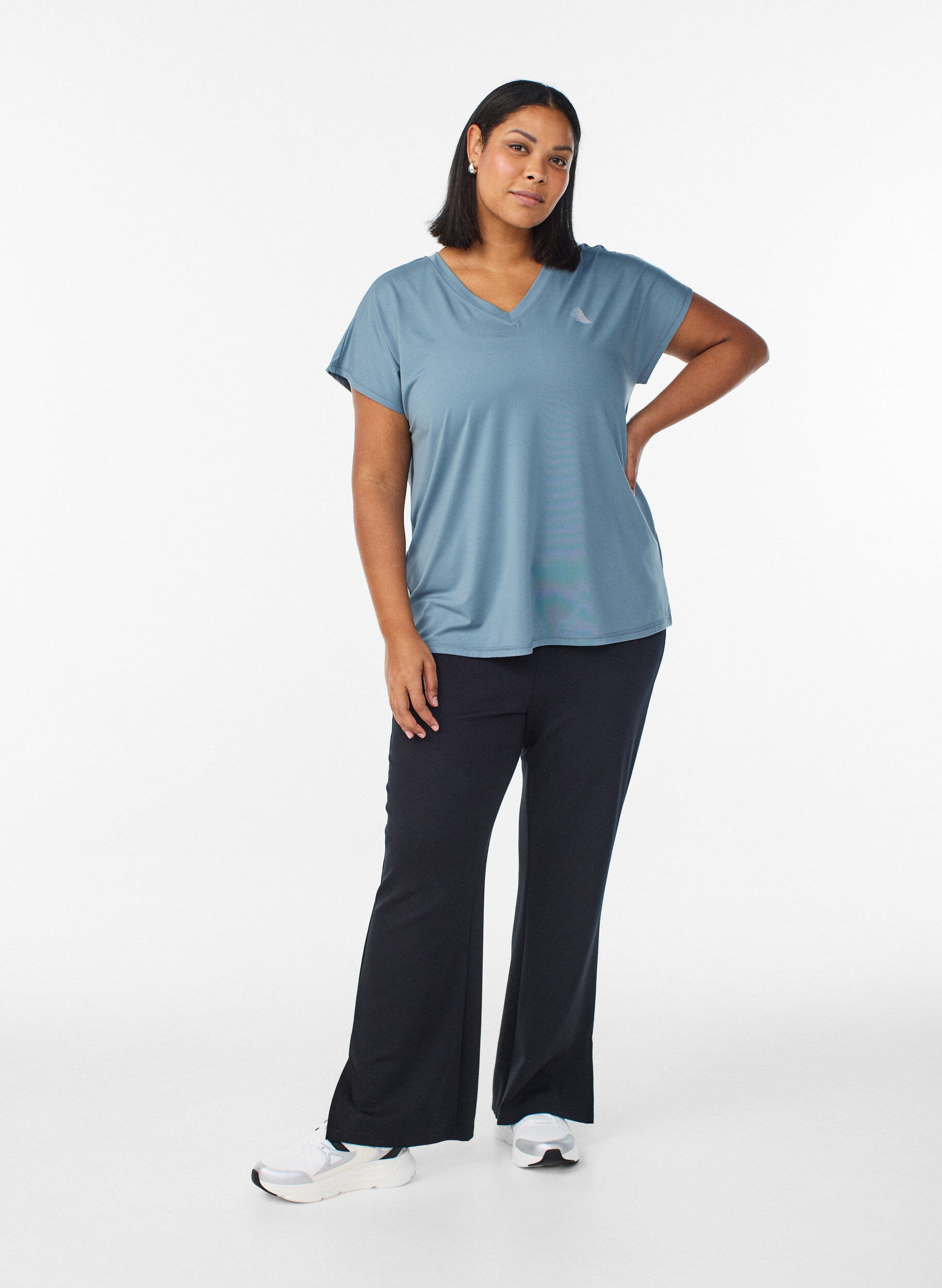 ZizzifashionLoose training t-shirt with v-neck, Grey, Model image number 1
