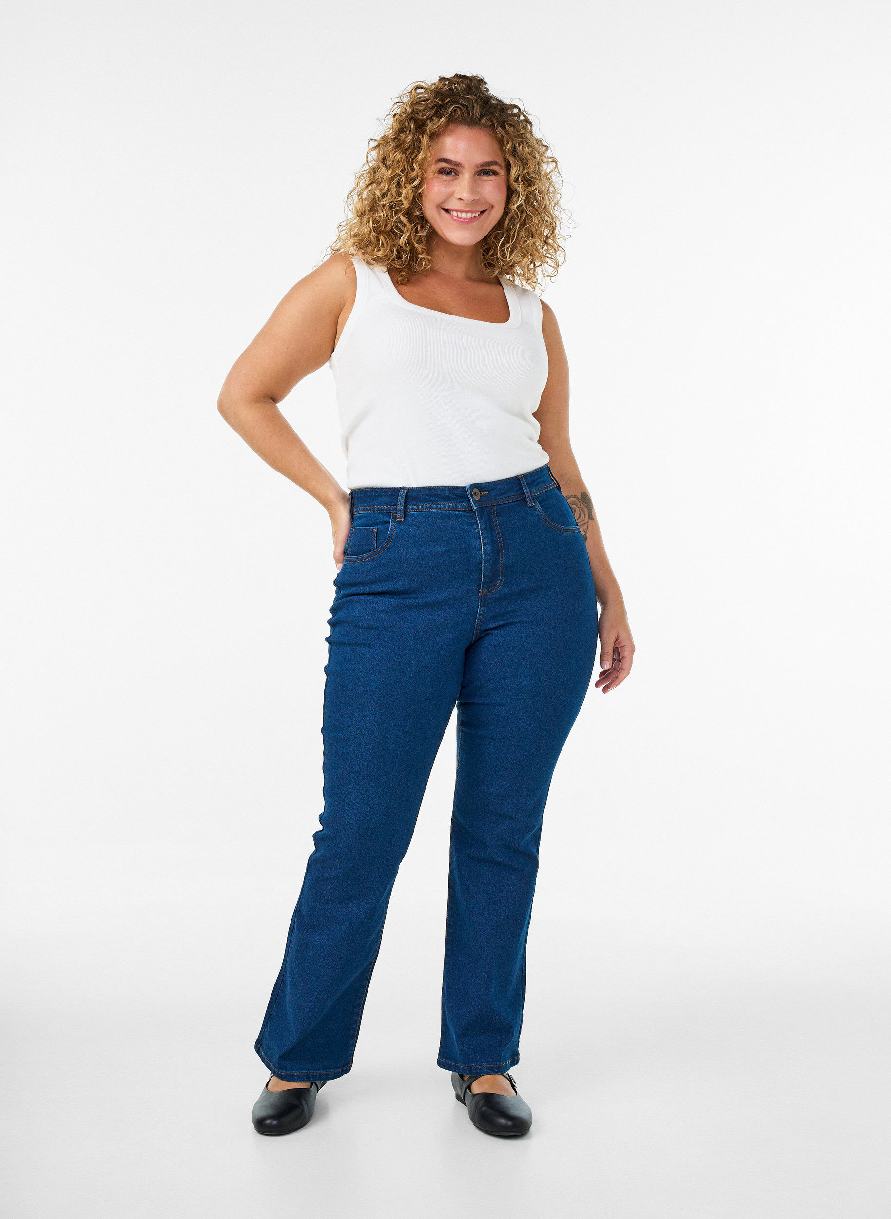 High waisted jeans with bootcut, Blue, Model