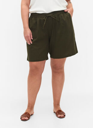 Loose shorts in a cotton blend with linen, Forest Night, Model image number 2